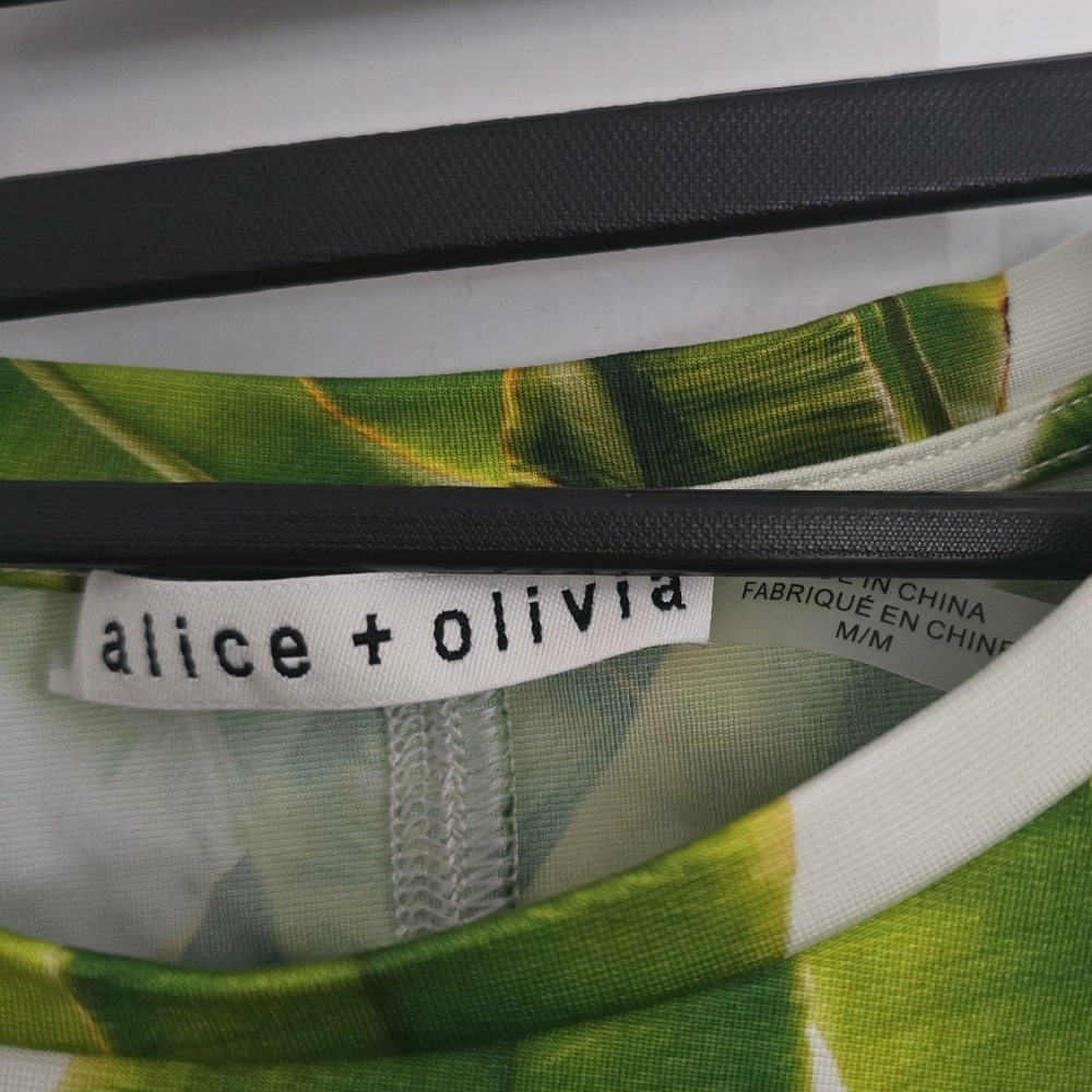 Alice + Olivia Tropical Green Crop Top - Picture 6 of 6